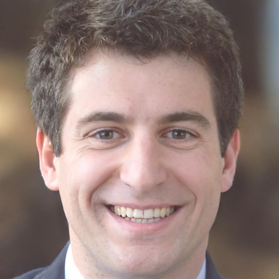 Radu Popescu, consultant în educație financiară